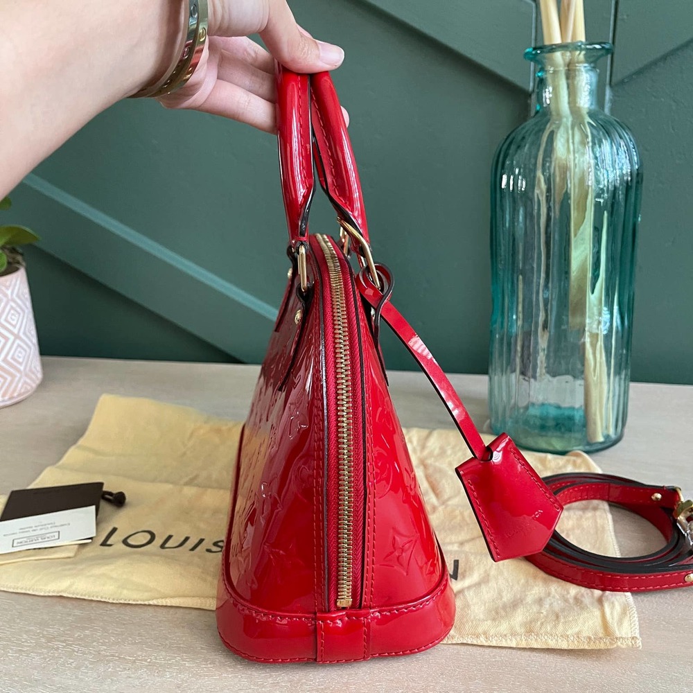 ❌SOLD❌Louis Vuitton BB Alma Vernis  Red Leather Crossbody Bag - Picture 4 of 13